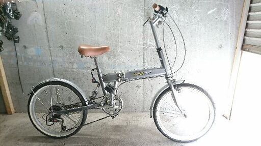 自転車中古 折りたたみ Be club 外装6段変速 サスペンション付き ペダル伸縮可能 タイヤ20インチ カラーシルバー