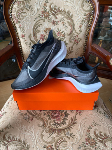 新品　NIKE  ZOOM GRAVITY  25.5cm