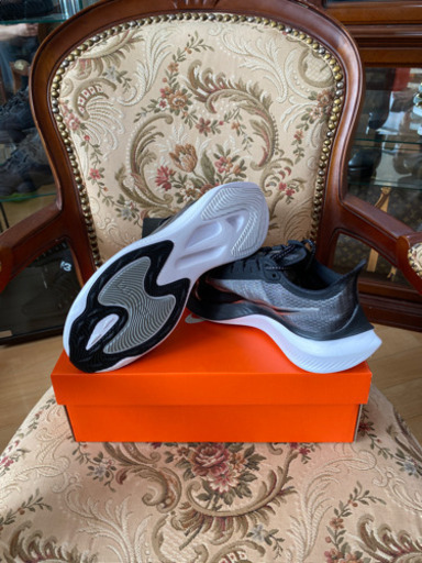 新品　NIKE  ZOOM GRAVITY  25.5cm