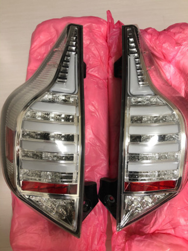 TOYOTA アクア クリスタルアイテールランプ【流れるウィンカー】