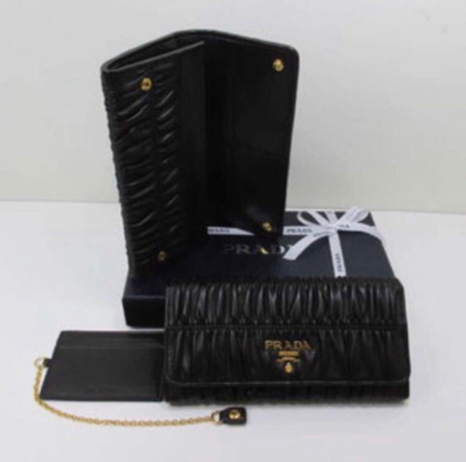 PRADA 財布