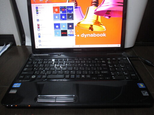 美品爆速】東芝dynabook T451/58EB ／新品ＳＳＤ２４０ＧＢ／Corei7ノートパソコン　リカバリー済 中古動作品