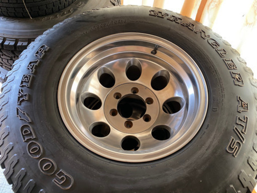 305/70/16 タイヤアルミ4本セット