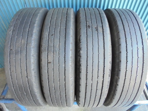 ブリヂストン　V-STEEL RIB　R202　195/85R15 113/111L LT 4本 7～8分溝