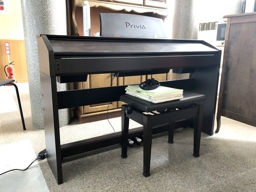 札幌近郊　送料無料◇CASIO　カシオ　Priviaシリーズ　電子ピアノ　CASIO PX-750　88鍵　録音機能　鍵盤楽器　2014年製