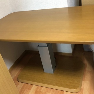 ニトリ 昇降式ダイニングテーブル 譲ります