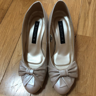 革のパンプス 22センチ