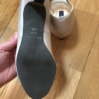 革のパンプス 22センチの画像