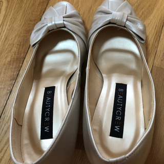 革のパンプス 22センチの画像