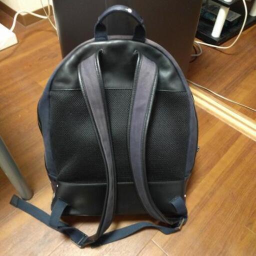 WANT LES ESSENTIELS