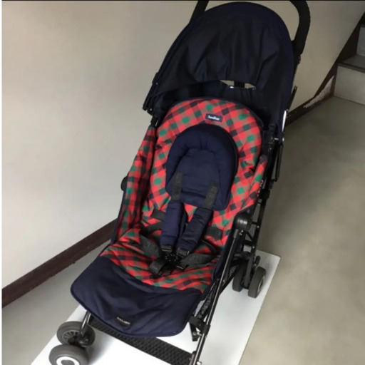 値下げ応相談！ファミリア  マクラーレン  クエスト スポーツ (レインカバー付き)