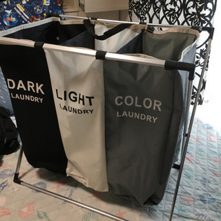 ランドリーバスケット 3分割の画像