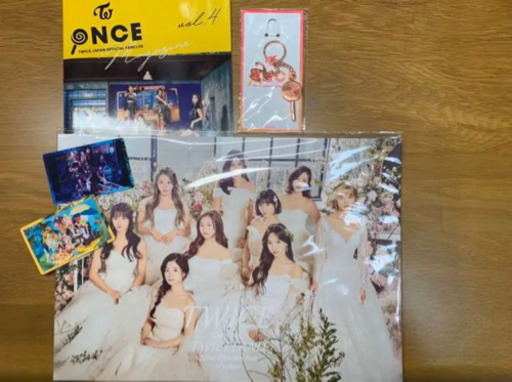 TWICE OFFICIAL SITE TWICEグッズ