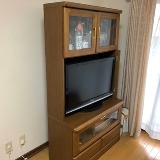 無料です！食器も収納できるテレビ台