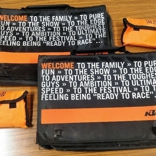 KTM　バイク購入時に付いてきたバッグと工具セット