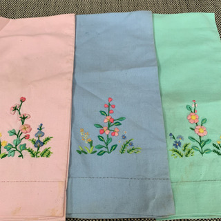 中国刺繍　古いハンドタオルの画像