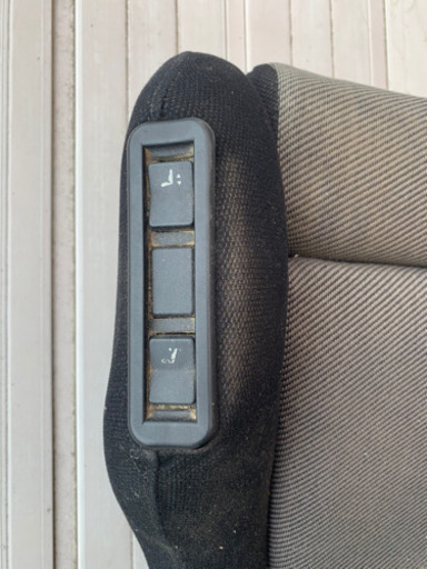 電動　レカロシート