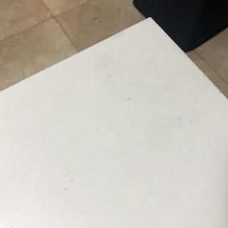 【無料】IKEA白色のローテーブル（コンパクト）の画像