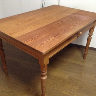 7/2限定　パイン材★カントリー調★ダイニングテーブルを、お譲りしますの画像