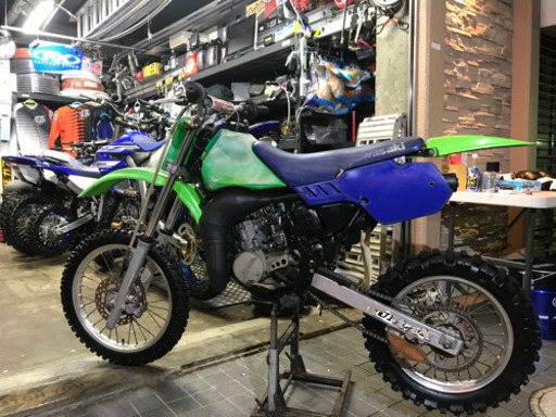 藤沢発　カワサキ　KX 80 モトクロッサー　パワーフル　2サイクル　新品パーツ