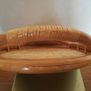 籐のトレーの画像