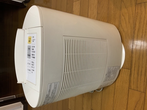 ジメジメ、嫌な季節にギュイーンと除湿　ナショナル　除湿乾燥機　超美品