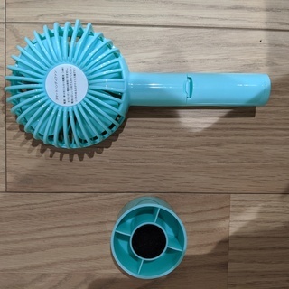 【新品未使用　２個で４００円　１個からお取引き可能】ハンディ扇風機　ハンディファン　ポータブル扇風機の画像