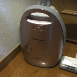 （譲渡先決定）Panasonic 掃除機　おまけ付きの画像