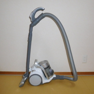 【美品】小型でも吸引力の強いサイクロン掃除機