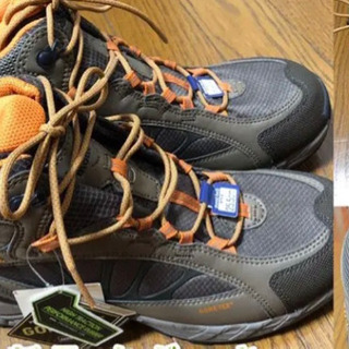 【新品タグ付】モンベル　ハイキング　トレッキングシューズ　登山靴...