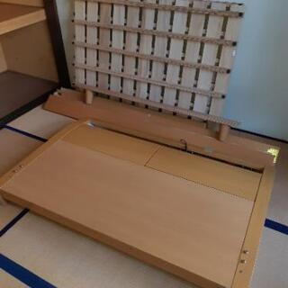 セミダブルベッドさしあげます。