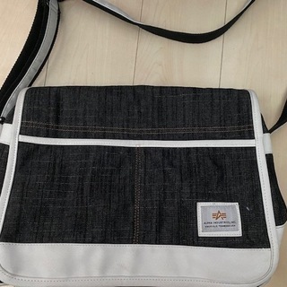 ALPHA INDUSTRIES INC ショルダーバッグ