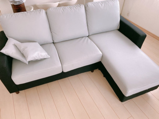 オットマンにもなる、ローにもなるソファー