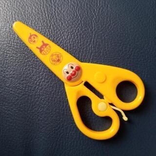 ★アンパンマン
やってみよう！はじめてのはさみ

