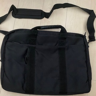 大きめのビジネスバッグの画像