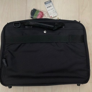 DIMExUNIQLOコラボバッグの画像