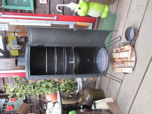 燻製機・高さ約120㎝  スモークウッド付き／スモーカー・スモークマシン