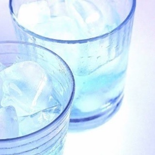業務用溶けにくい氷k50円からお売りします。