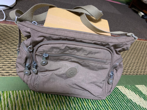 KiPliNG ショルダーbag  モカ　未使用　お値下げしました！