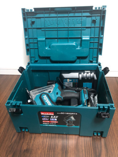 Makita 18V 充電式ボードカッタ
