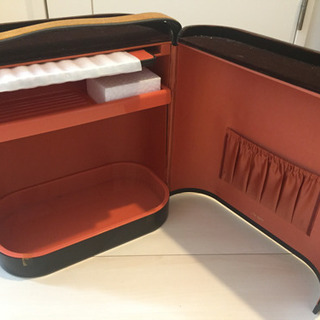 ※引き取り限定※たっぷり入る！コスメケース