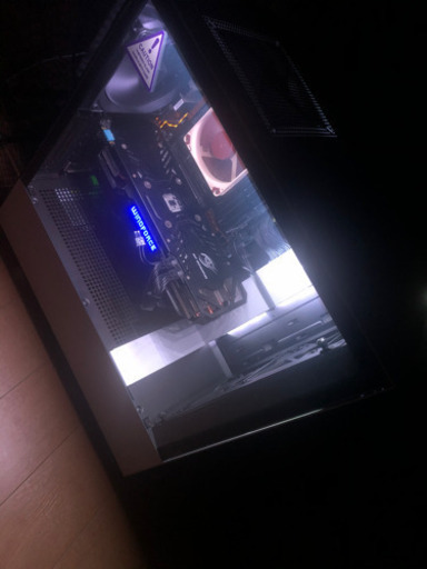 ゲーミングRGBデスクトップ