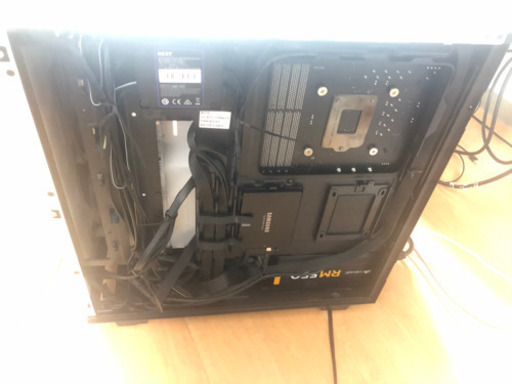 ゲーミングRGBデスクトップ
