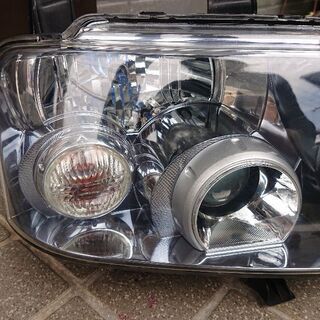 ヘッドライトの画像