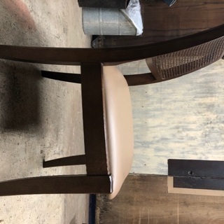 椅子同じもの5脚の画像