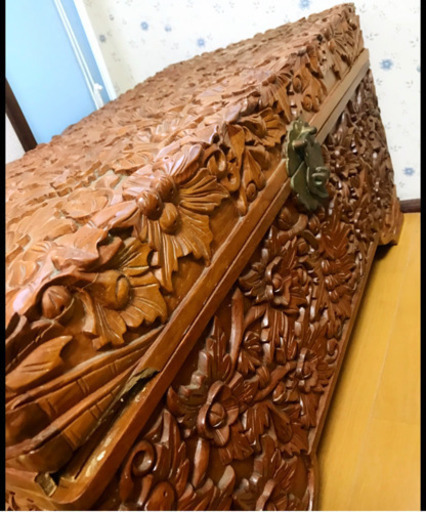 木彫り 総柄 花柄 大きい 宝箱みたいな箱