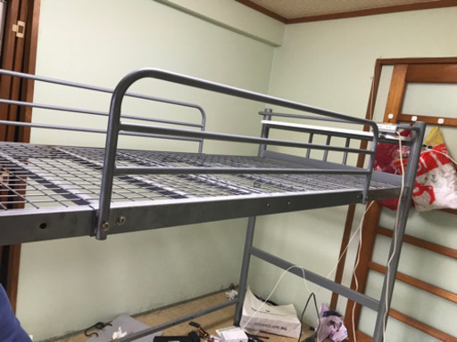 鉄製ロフトベッド