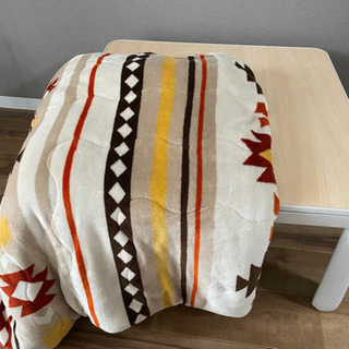 【譲ります】こたつテーブル&こたつ毛布の画像