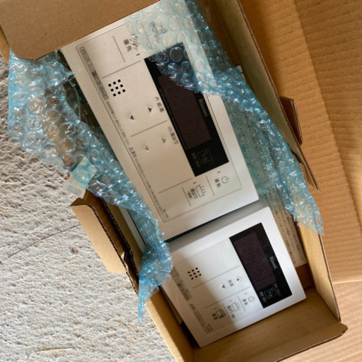 RUX-VS1606U-E　最新のリモコン2台セット　給湯器　リンナイ　ユッコV　RUX-VS1606U(A)-E　16号　コンパクトタイプ スリムタイプ