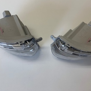 レクサスLS460 新品 純正フォグランプの画像